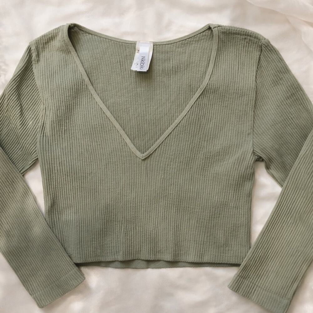 Nikibiki Sage Green Ribbed Crop Top Long Sleeve V Neck Stretchy Fitted OS NWOT